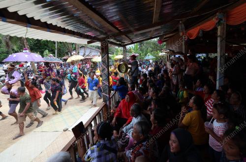 BERSUNAT SUKU KAUM JAHUT