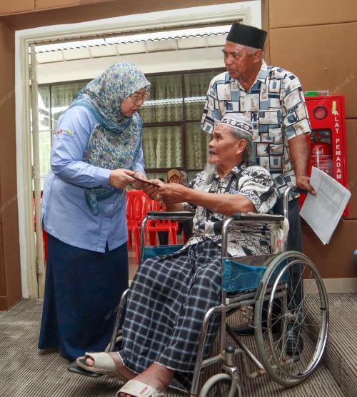 DATUK DR FAUZIAH SALLEH