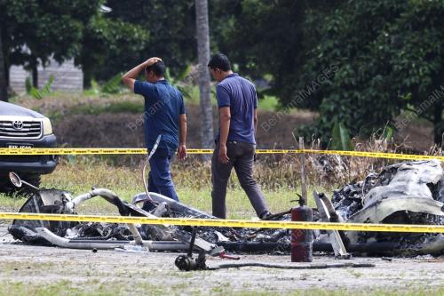 HELIKOPTER TERBAKAR