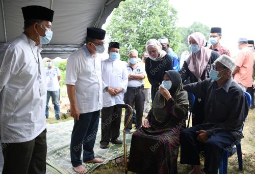 DATUK SERI WAN ROSDY WAN ISMAIL