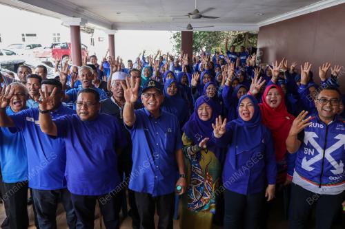 DATUK SERI WAN ROSDY WAN ISMAIL