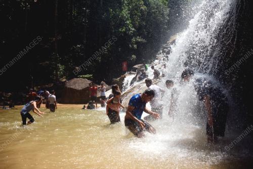 AIR TERJUN SUNGAI PANDAN
