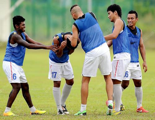 PH13_10092013_HARIMAU_LATIHAN