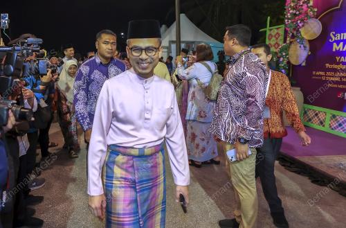 DATUK FAHMI FADZIL