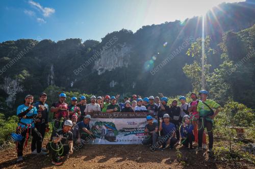VIA FERRATA DAN ZIPLINE DI GUA TAGANG