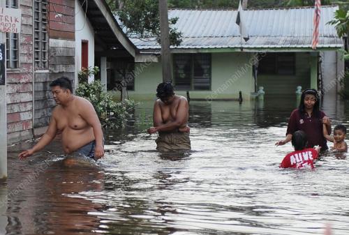 PH13_13012012_BANJIR