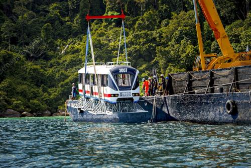 TUKUN GERABAK LRT TIOMAN