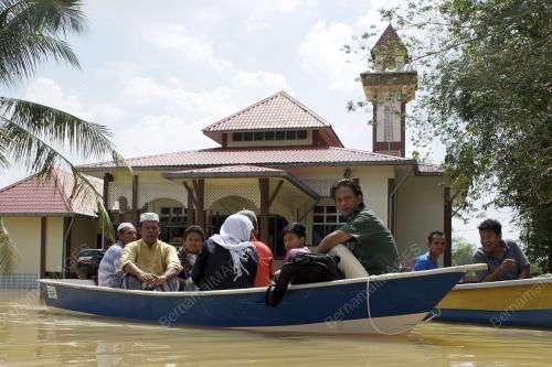 PH13_13122013_BANJIR
