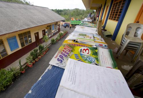 PH13_14122013_BANJIR_SEKOLAH