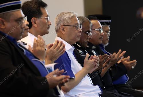 DATUK SERI ISMAIL SABRI YAAKOB