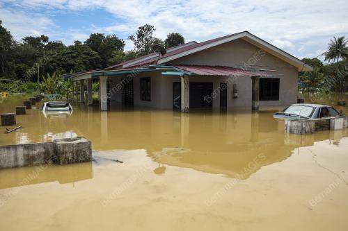 OPERASI MENYELAMAT MANGSA BANJIR