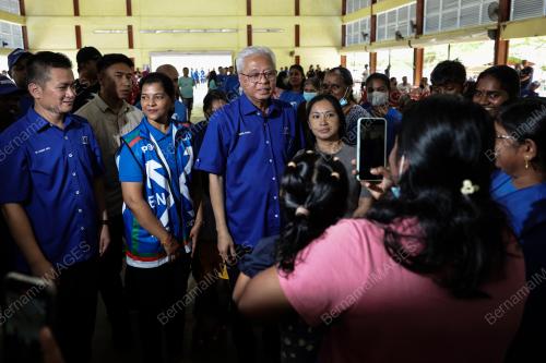 DATUK SERI ISMAIL SABRI YAAKOB