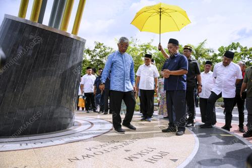 AL-SULTAN ABDULLAH RI'AYATUDDIN AL-MUSTAFA BILLAH SHAH