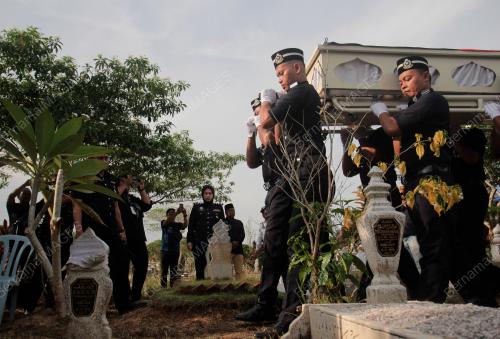 PENGEBUMIAN JENAZAH ALLAHYARHAM KONSTABEL MUHAMAD SYAFIQ AHMAD S