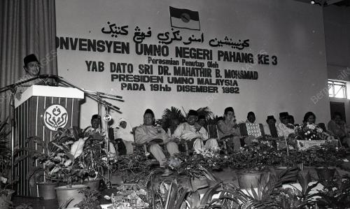 DR. MAHATHIR MOHAMAD