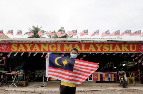 PH13_22082021_BENDERA