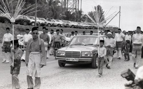 DR. MAHATHIR MOHAMAD