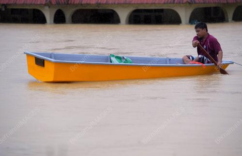 PH13_24122014_BANJIR