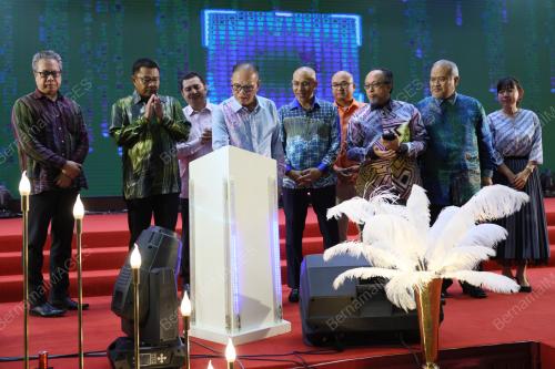 DATUK SERI WAN ROSDY WAN ISMAIL