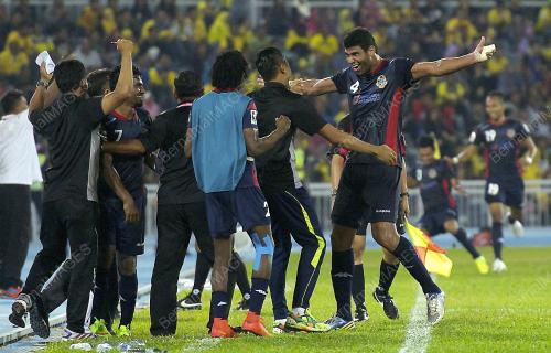 PH14_03102014_BOLA