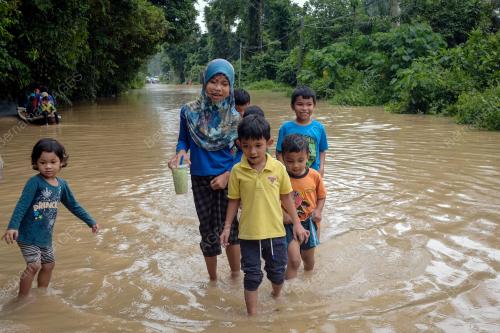 TINJAUAN BANJIR DAN HUJAN LEBAT