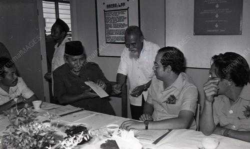 MOHD NAJIB TUN ABDUL RAZAK