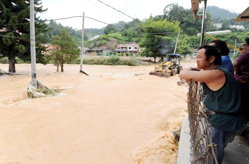 PH14_06112014_BANJIR
