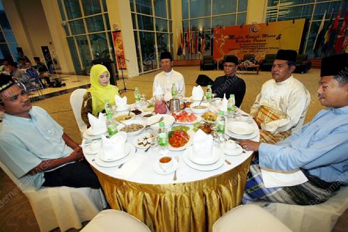 AHMAD SHABERY CHEEK