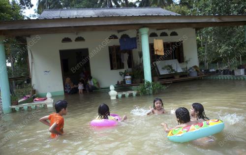 PH14_13122013_BANJIR