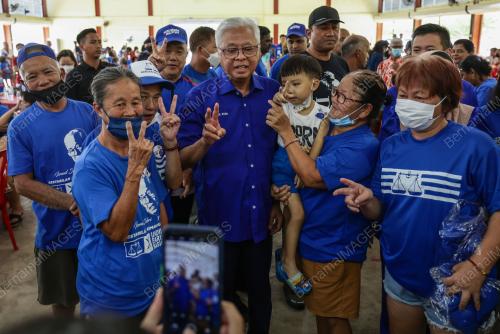 DATUK SERI ISMAIL SABRI YAAKOB