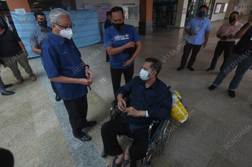 DATUK SERI ISMAIL SABRI YAAKOB
