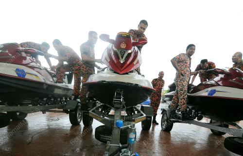 PH14_17112014_BOMBA_BANJIR