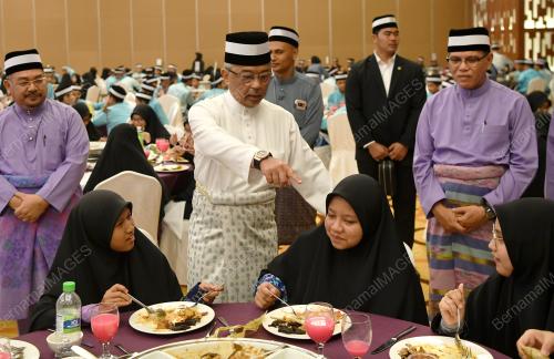 PH14_21062019_AGONG_BN201906202652