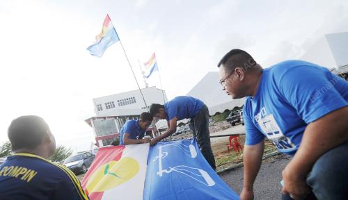 PH14_24042015_BENDERA