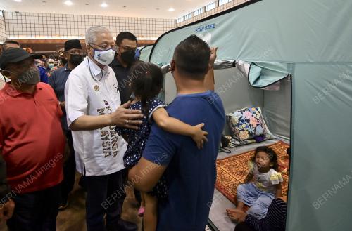 DATUK SERI ISMAIL SABRI YAAKOB