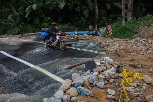 BANJIR PUING