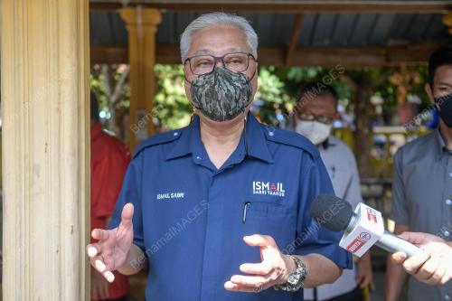 DATUK SERI ISMAIL SABRI YAAKOB 
