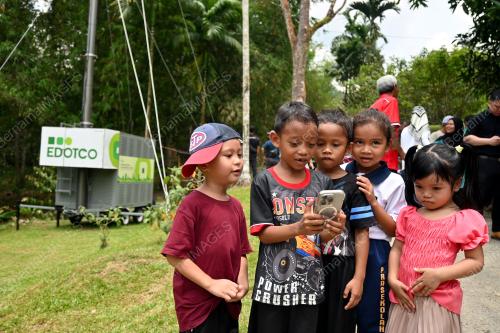 INTERNET DI PERKAMPUNG ORANG ASLI SUNGAI KELIT