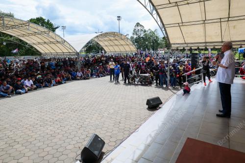 DATUK SERI ISMAIL SABRI YAAKOB