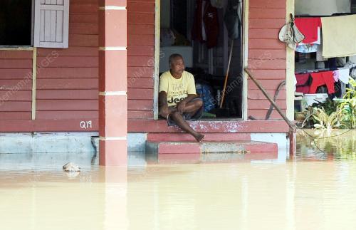 PH14_31012017_BANJIR