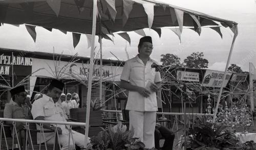MOHD NAJIB TUN ABDUL RAZAK