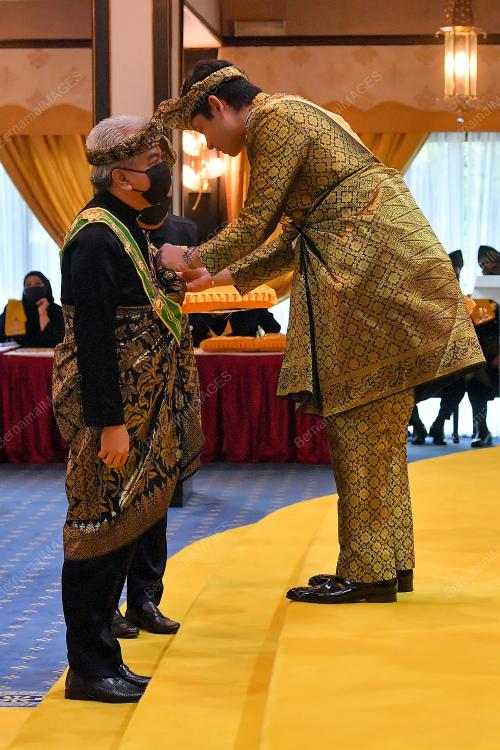 TENGKU HASSANAL IBRAHIM ALAM SHAH AL-SULTAN ABDULLAH