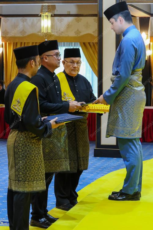 EXCO KERAJAAN NEGERI PAHANG MENGANGKAT SUMPAH