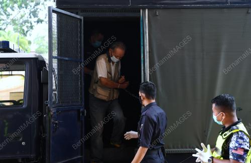 LANGGAR ARAHAN PERINTAH KAWALAN PERGERAKAN