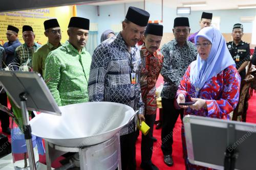 TUNKU HAJAH AZIZAH AMINAH MAIMUNAH ISKANDARIAH