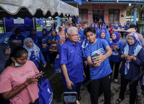 DATUK SERI ISMAIL SABRI YAAKOB