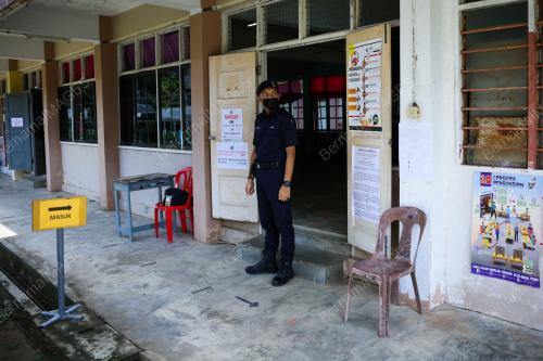 PUSTA MENGUNDI PRU15 DUN TIOMAN LENGANG