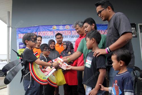 PH15_08112015_GOTONG_ROYONG5
