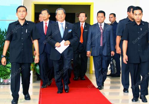 PH15_09022011_MENTERI