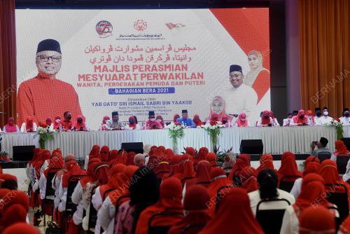 DATUK SERI ISMAIL SABRI YAAKOB
